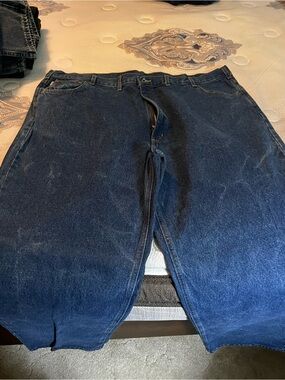 Classic Men's Dark Blue Jeans - Comfortable Everyday Fit